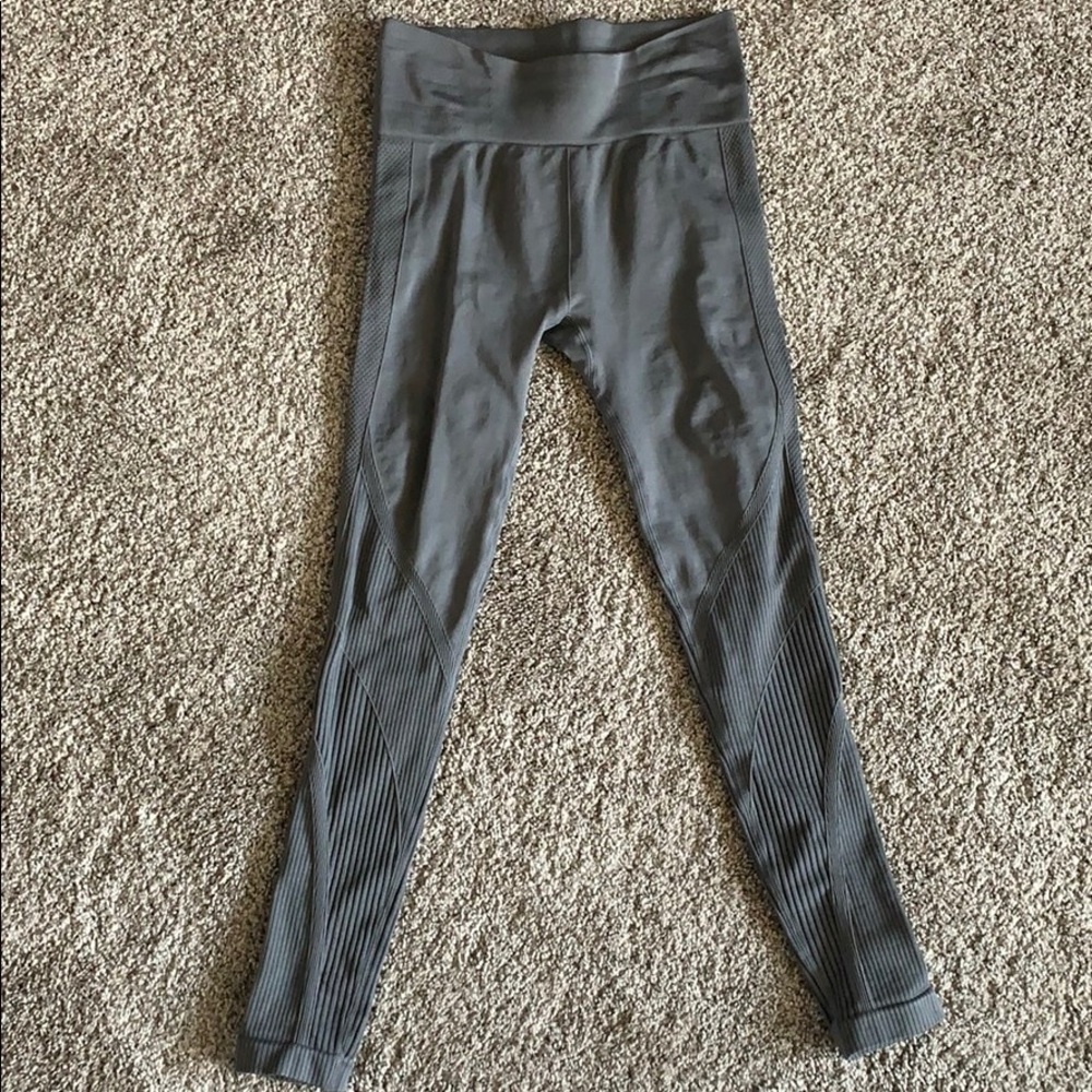 Zyia Gray Grid Performance Hi- Rise 7/8 24”
